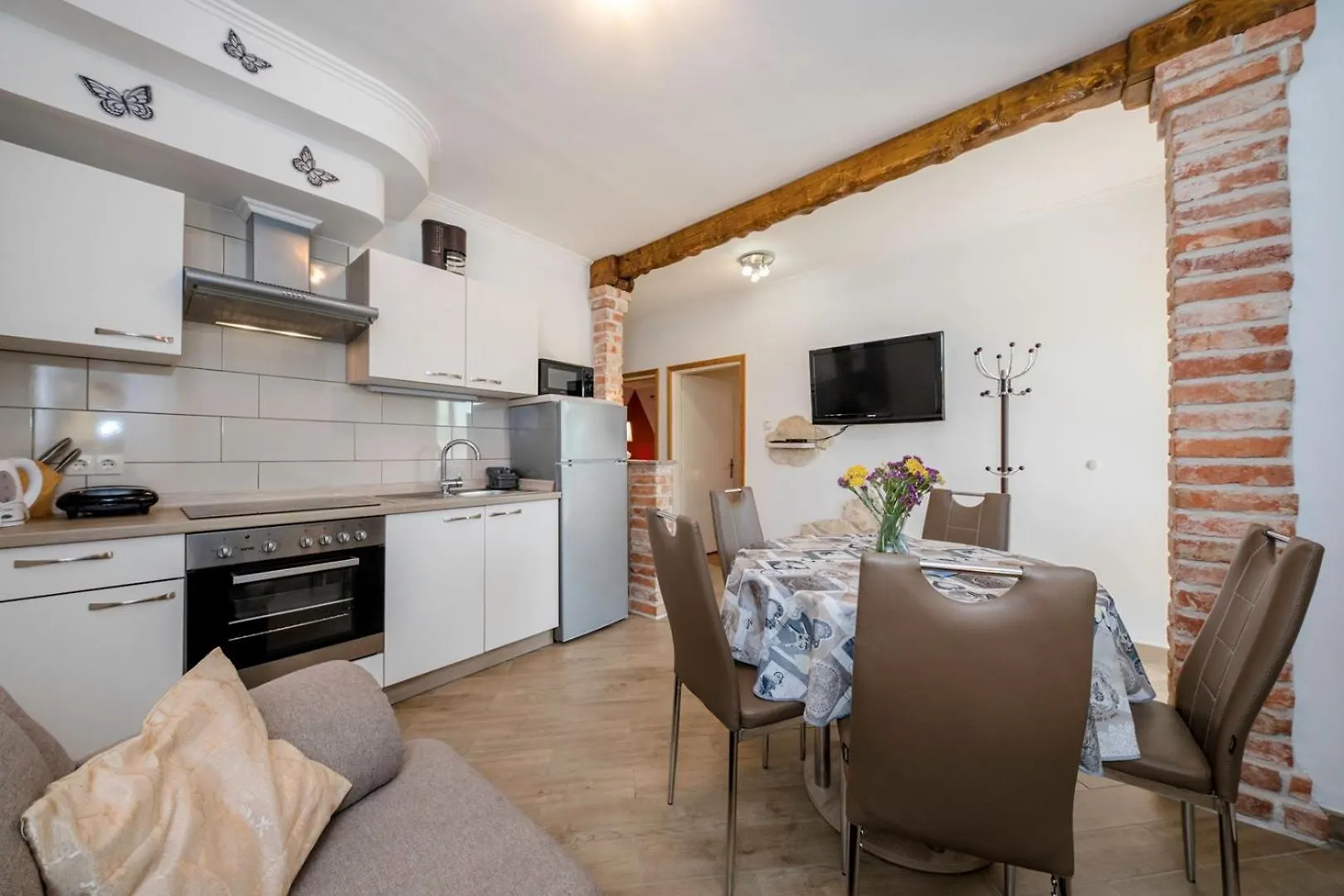 Pensionat Apartments Larissa And Marcela Palit