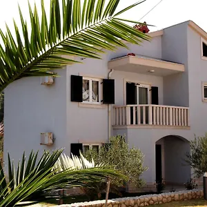  Apartman Rab